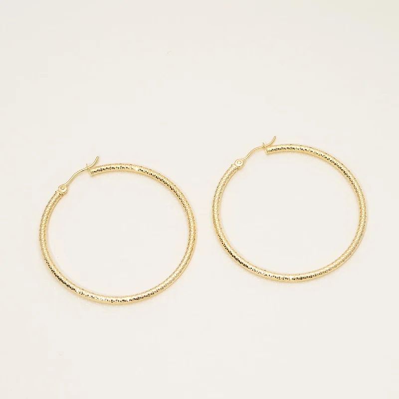 Diamond Cut Textured Hoop Earrings in 14kt Yellow Gold (40mm)