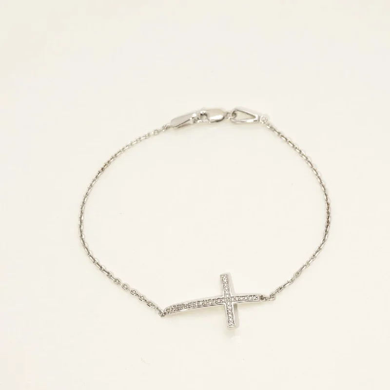 Cross Bracelet in Sterling Silver with Diamonds (1/10ct tw)