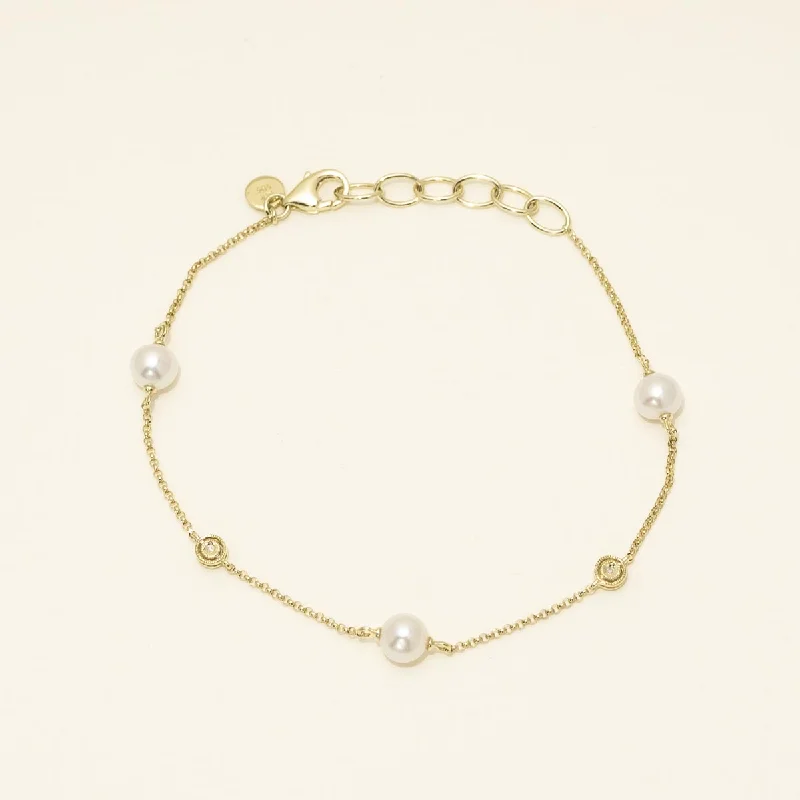 Dabakarov Cultured Freshwater Pearl Bracelet in 14kt Yellow Gold with Diamonds (.02 ct tw and 6mm pearls)