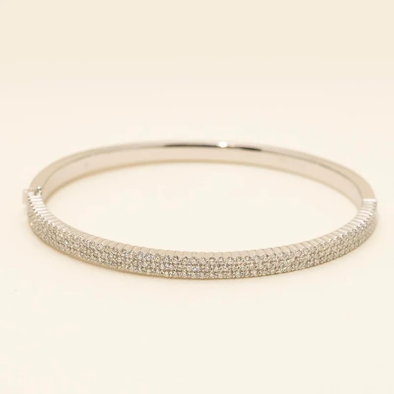 Memoire Diamond Bangle Bracelet in 18kt White Gold (1 5/8ct tw)